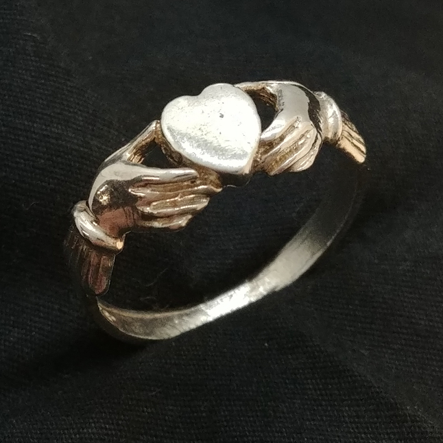 Agate gemstone claddagh ring and matching stone set band. – Irish Jewelry  Design